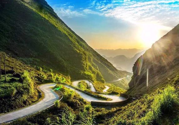 Thuê xe đi Hà Giang: Các lưu ý an toàn, đường đèo & thời gian di chuyển